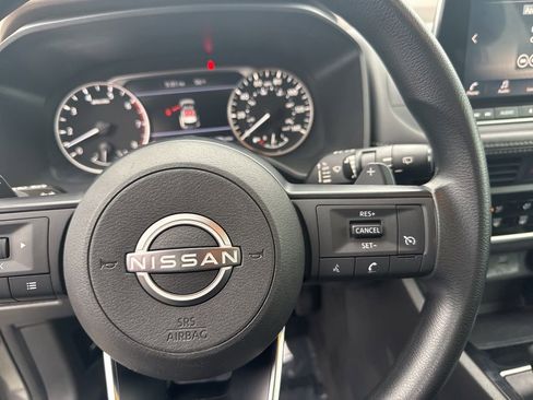 Used 2023 Nissan Rogue S image 23