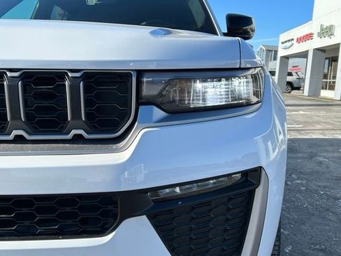 New 2026 Jeep Grand Cherokee Limited AWD/4WD image 3