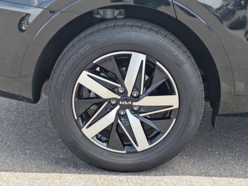 Used 2022 Kia Sorento S w/ Panoramic Sunroof Package FWD image 9