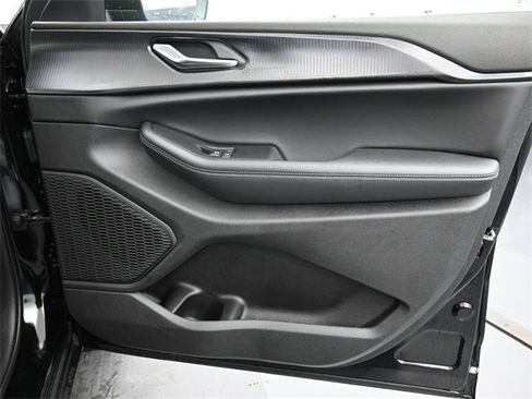 New 2025 Jeep Grand Cherokee Laredo X w/ Luxury Tech Group I image 17