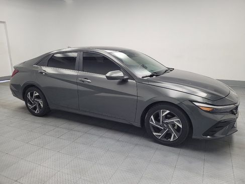 Used 2024 Hyundai Elantra SEL w/ Convenience Package FWD image 11