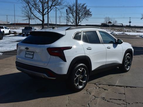 New 2026 Chevrolet Trax LT w/ Driver Confidence Package image 5