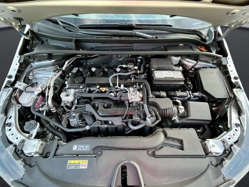 Used 2025 Toyota Corolla LE FWD image 31