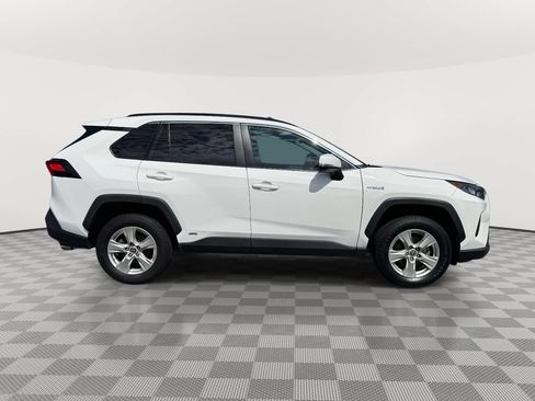 Used 2021 Toyota RAV4 LE AWD/4WD image 8