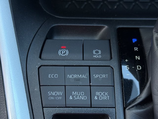 Used 2023 Toyota RAV4 XLE w/ XLE Grade Weather Package AWD/4WD image 21
