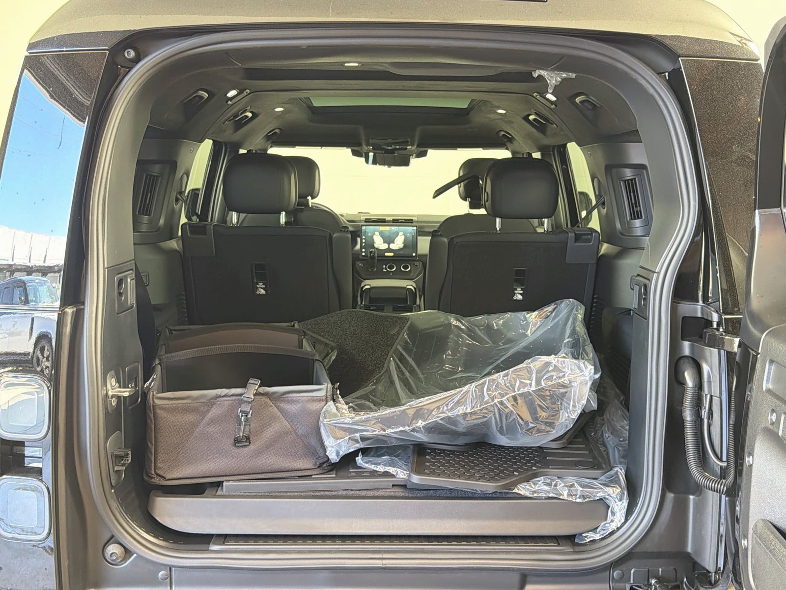 New 2026 Land Rover Defender 130 V8 AWD/4WD image 29