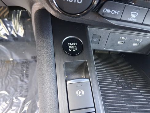 Used 2026 Nissan Kicks SV w/ SV Premium Package FWD image 29