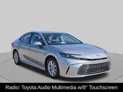 Used 2025 Toyota Camry LE FWD image 3