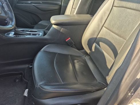 Used 2018 Chevrolet Equinox Premier AWD/4WD image 12
