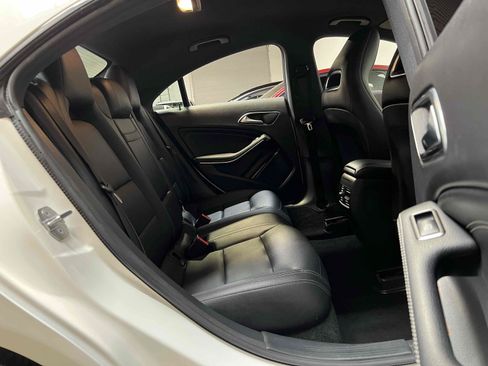 Used 2019 Mercedes-Benz CLA 250 image 33