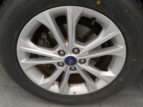 Used 2018 Ford Escape SE image 31