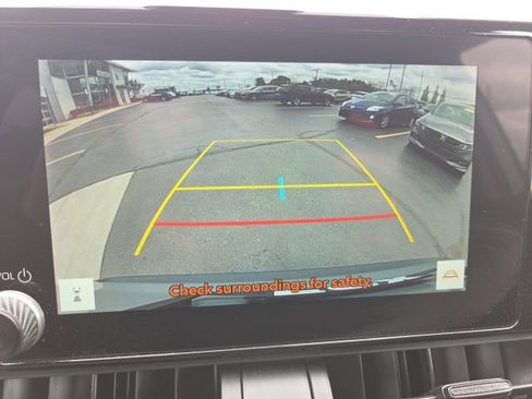 Used 2025 Toyota RAV4 XLE AWD/4WD image 15