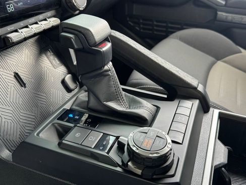 Used 2024 Toyota Tacoma 4x4 Double Cab image 19