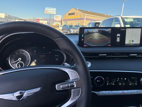 Used 2025 Genesis GV70 2.5T w/ Select Package image 6