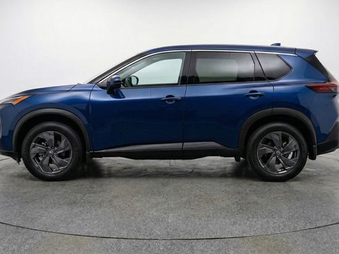 Used 2025 Nissan Rogue SV FWD image 5
