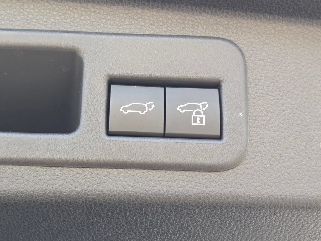 Used 2025 Toyota 4Runner TRD Off-Road Premium w/ Tow Technology Package AWD/4WD image 33