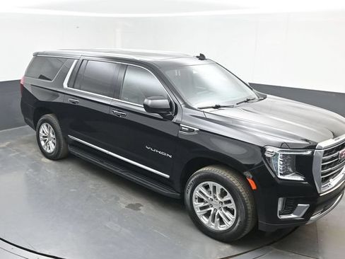 Used 2023 GMC Yukon XL SLT AWD/4WD image 37
