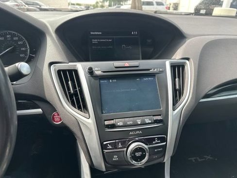 Used 2018 Acura TLX FWD image 11