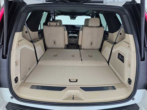 Certified 2023 Cadillac Escalade Premium Luxury w/ Performance Package AWD/4WD image 16