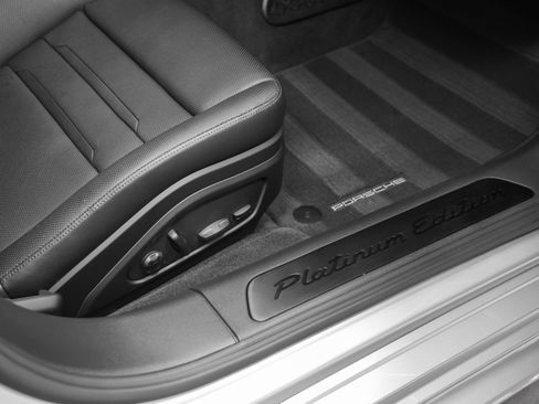 Certified 2023 Porsche Panamera 4 Platinum Edition AWD/4WD image 23