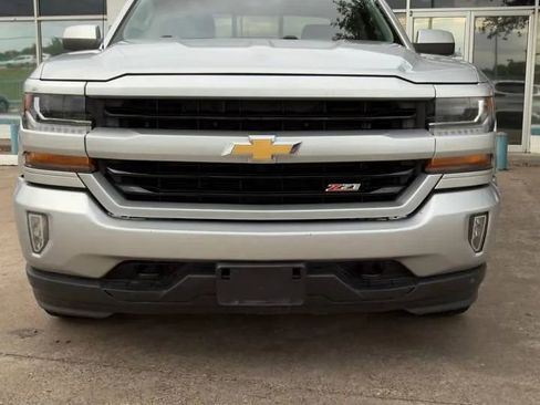 Used 2017 Chevrolet Silverado 1500 LT w/ Texas Edition image 7