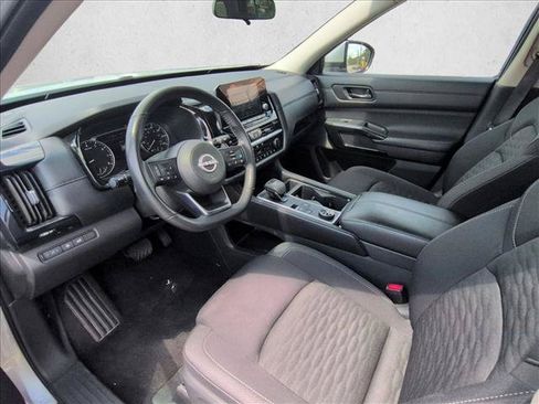 Used 2025 Nissan Pathfinder SV AWD/4WD image 10