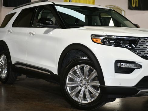 Used 2020 Ford Explorer Limited w/ Class III Trailer Tow Package image 53