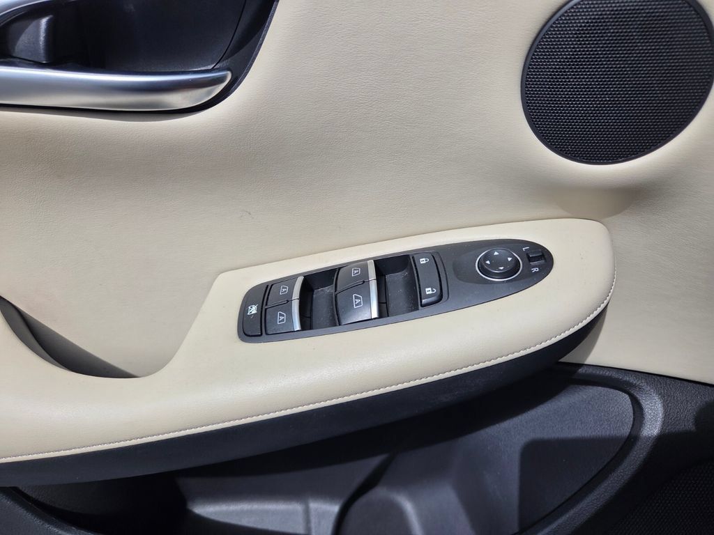 Used 2020 INFINITI QX50 Luxe FWD image 22