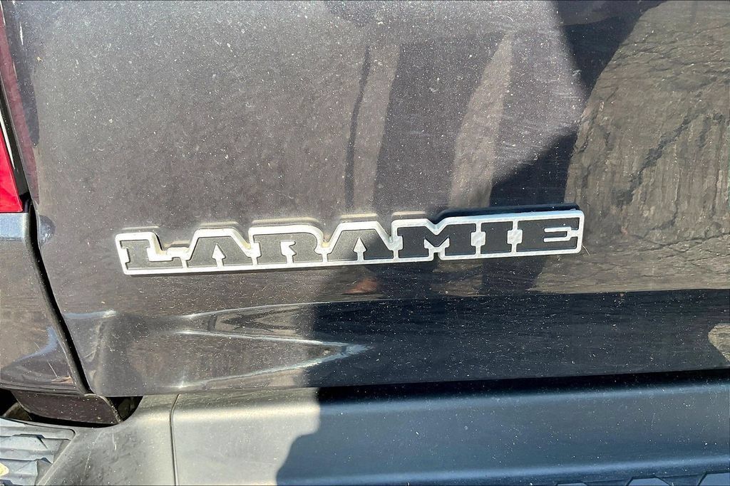 Used 2019 RAM 1500 Laramie AWD/4WD image 23