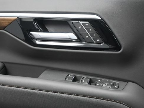 New 2026 Chevrolet Suburban High Country w/ LPO, Get Active Package RWD image 20