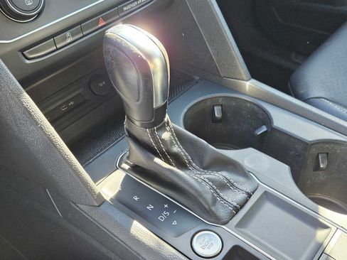 Used 2021 Volkswagen Atlas SE image 31