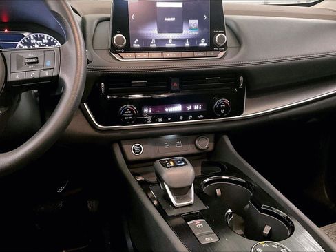 Used 2021 Nissan Rogue SV image 6