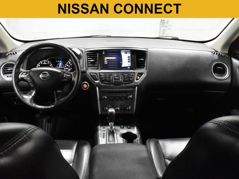 Used 2019 Nissan Pathfinder SL AWD/4WD image 2