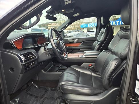 Used 2024 Lincoln Navigator L 4WD image 12