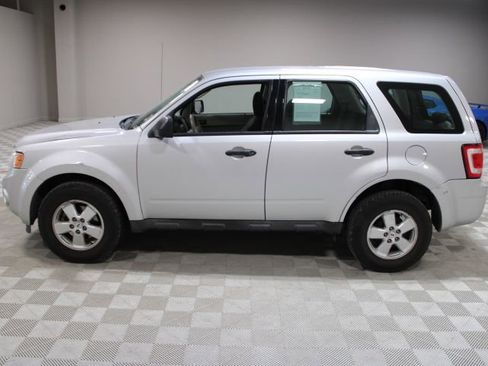 Used 2011 Ford Escape XLS w/ 101A Rapid Spec Order Code image 4
