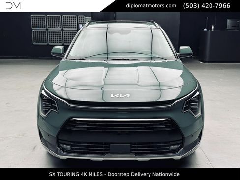 Used 2023 Kia Niro SX Touring FWD image 11