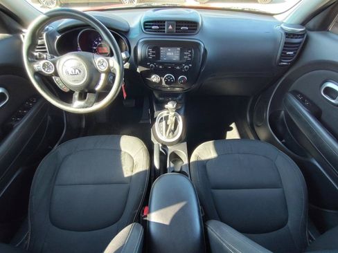 Used 2016 Kia Soul + FWD image 30