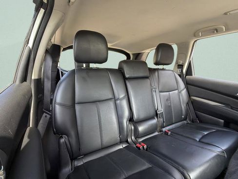 Used 2017 Nissan Pathfinder SL AWD/4WD image 28