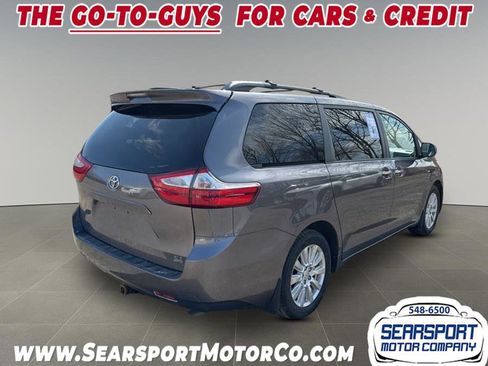 Used 2017 Toyota Sienna XLE AWD/4WD image 5