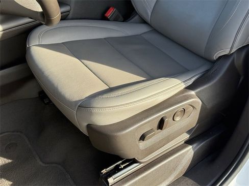 Used 2023 GMC Yukon SLT image 15