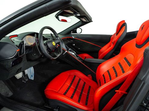 Certified 2025 Ferrari Roma Spider image 4