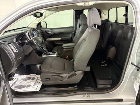 Used 2022 Chevrolet Colorado LT w/ Fleet Safety Package image 34