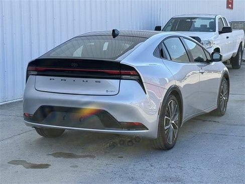 Used 2025 Toyota Prius Limited image 4