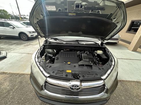 Used 2015 Toyota Highlander XLE image 8
