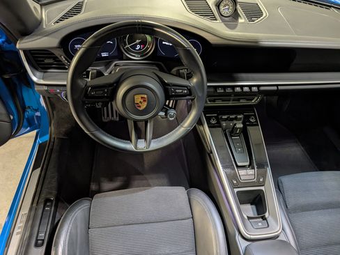 Certified 2022 Porsche 911 Targa 4S AWD/4WD image 8