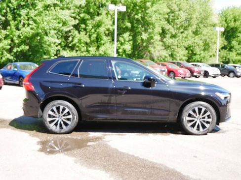 Certified 2025 Volvo XC60 B5 Plus w/ Climate Package AWD/4WD image 8