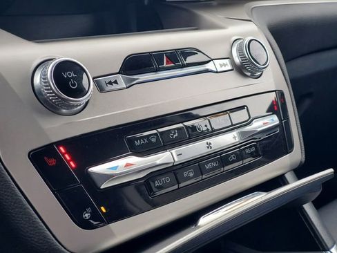 Used 2023 Ford Explorer XLT w/ Equipment Group 202A image 20