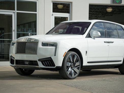 New 2026 Rolls-Royce Cullinan image 9