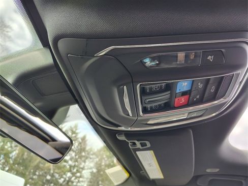 New 2025 Jeep Grand Cherokee L Altitude image 27