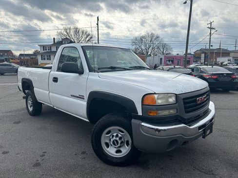 Used 2006 GMC Sierra 2500 W/T w/ Heavy-Duty Power Package image 2